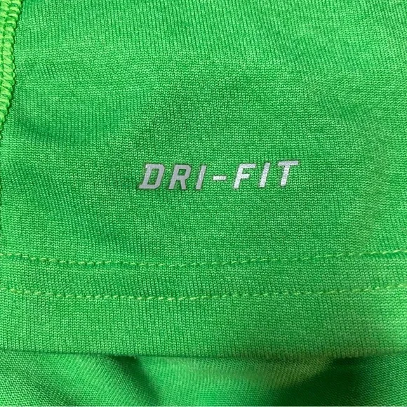 Women’s Nike Legend Dri-FIT Tee - Picture 8 of 9